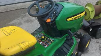 Газонокосарка John Deere X300 foto 11